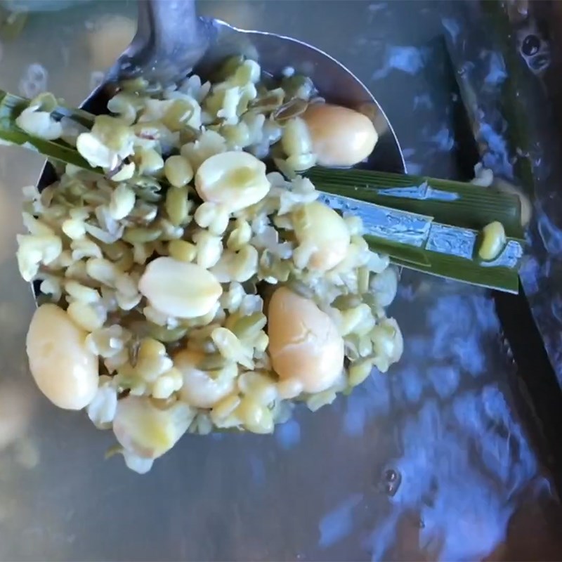 2 cách nấu chè bạch quả hạt sen thanh mát giải nhiệt tốt cho sức khỏe - Hình 25