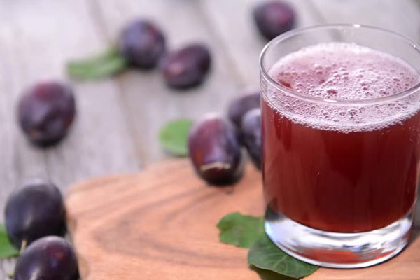 Ngừa đủ bệnh từ nước mận ép