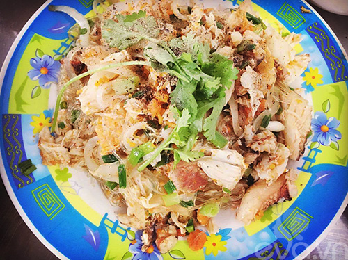 Miến xào cua ngon ngậy khó cưỡng ở Đinh Tiên Hoàng
