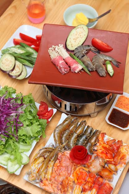 Lẩu nướng Ngói Việt: Đậm sắc ẩm thực Việt