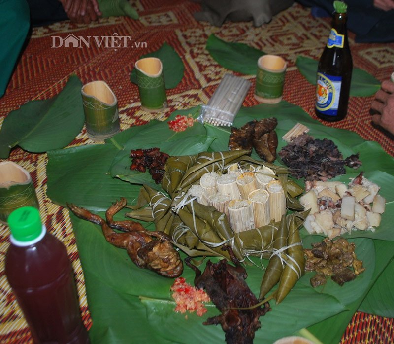 Độc đáo món bánh cuốt nơi rừng Trường Sơn