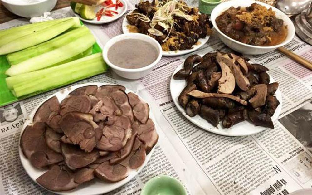 Món ăn đặc sản Việt kinh dị khiến khách Tây... khóc thét-7