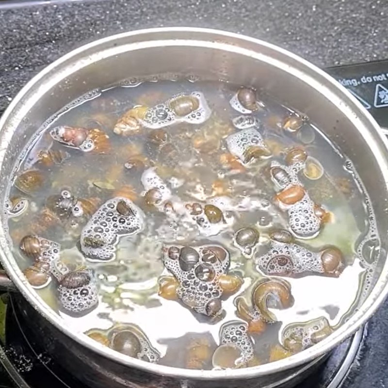 Cách nấu nấu món hoa chuối nấu ốc hấp dẫn thơm ngon cho bữa cơm thêm đậm vị - Hình 6