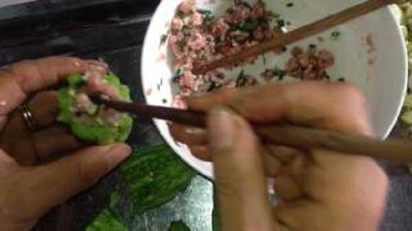 Cách nấu canh mướp đắng nhồi thịt thơm mát giải nhiệt ngày hè - Hình 4