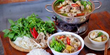 Review quán lẩu gà lá é nên ăn khi đến Đà Lạt